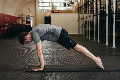 15 Incredible Things You Should Expect From Doing Planks Every Day In