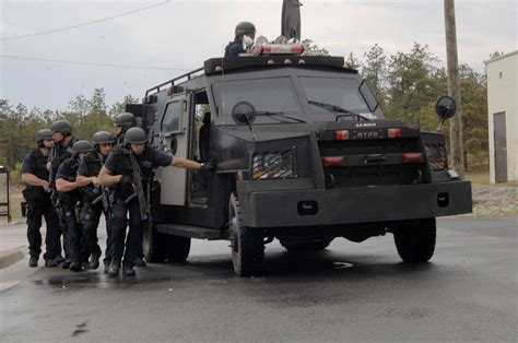 Photo New York Esu Swat Police Truck Police Law Enforcement
