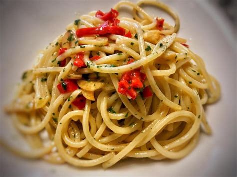 Spaghetti aglio olio e peperoncino. Aglio,olio e peperoncino. | Peperoncino