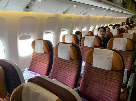 Review Thai Airways 777 Economy Class Hkg Bkk Young Travelers Of