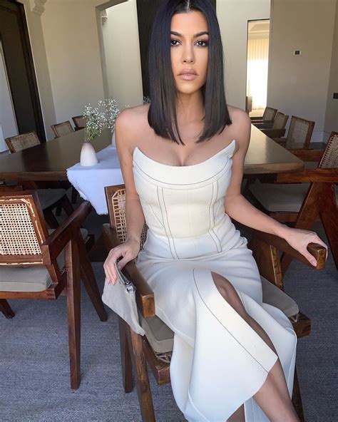 Kourtney Kardashian Fappening Sexy In Early 2020 25 Photos The