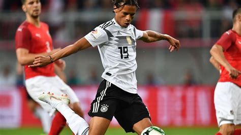 The backside of the young footballer has a tattoo … leroy sane's tattoo. Endlich fertig! DFB-Star Leroy Sané zeigt sein Rücken ...