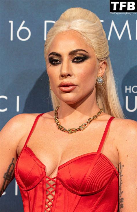 Lady Gaga Shows Off Her Sexy Tits At The Premiere Of The Film House Of