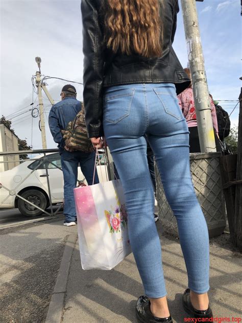 Girl With Big Booty In Tight Jeans Street Candids Sexy Candid Girls