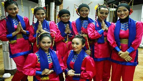 Tari Sirih Kuning Tarian Tradisional Betawi Jakarta Cinta Indonesia