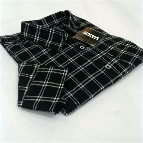 Kemeja model slim fit akan membuat anda terkesan makin ramping. Baju Kotak Kotak Pria - Kumpulan Model Kemeja