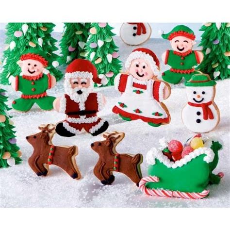 Wilton Holiday 18 Pc Metal Cookie Cutter Set The Home Kitchen Store