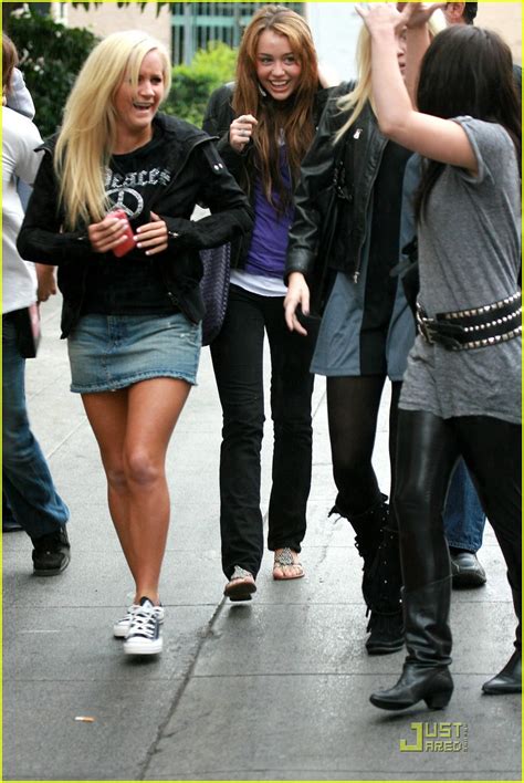 miley s pre birthday shopping spree photo 1460351 brandi cyrus miley cyrus photos just