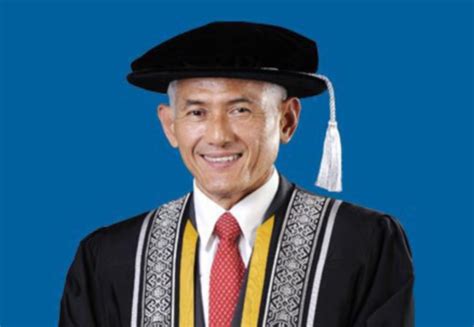 Since 2008 he has been a deputy minister in the barisan nasional government. Naib Canselor UTP diterima Felo Pembroke College ...