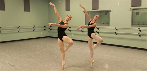 Pointe technique (/pwænt/ pwant) is the part of classical ballet technique that concerns pointe work, in which a ballet dancer supports all body weight on the tips of fully extended feet within pointe shoes. Pointe Lessons | Ballet Pointe Classes | South Jordan ...