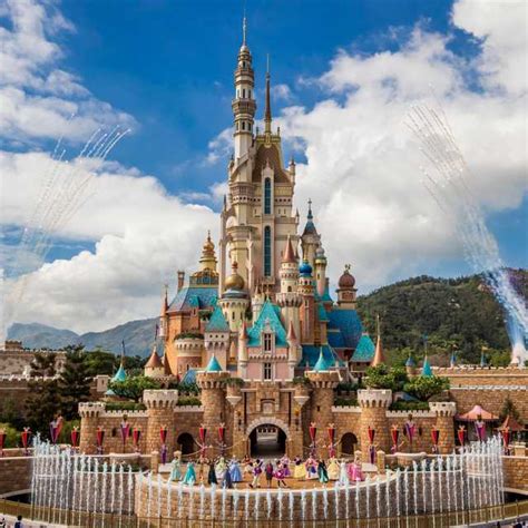Hong Kong Disneyland Resort Commemorates The 15th Anniversary Milestone With The Unveiling Of