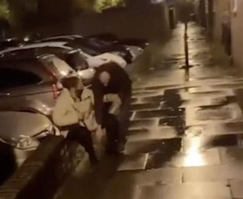 Moment Tables Turn On Mugger After He Pounces On Woman In Alley Hot Lifestyle News