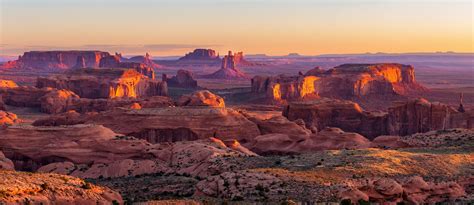 Panorama of the Monument Valley | Monument valley, Panorama, Iconic photo