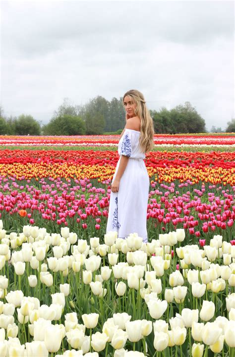 Cara Jourdan Tulip Festival Tulip Festival Flower Farm Photoshoot