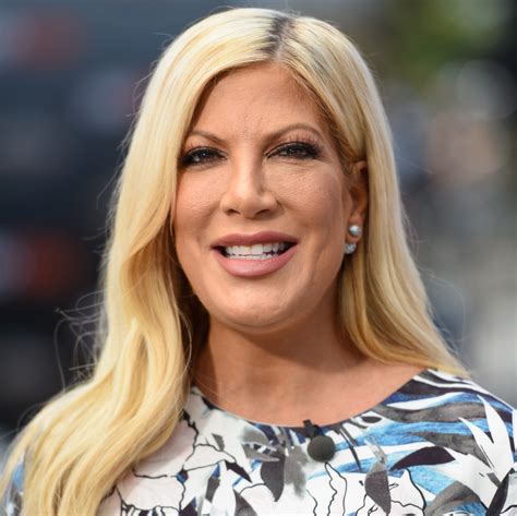 Has Tori Spelling Gotten Plastic Surgery See Her Before And After Pics