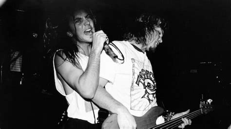 Celebrate Eddie Vedders Birthday With This 1992 Pearl Jam Performance Paste Magazine