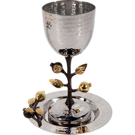 At passover /pesach we are all searching for new gift ideas or looking to beautify the seder passover table. 30+ Unique Passover Gift Ideas for a Delightful Pesach Seder (2018) - Amen V Amen
