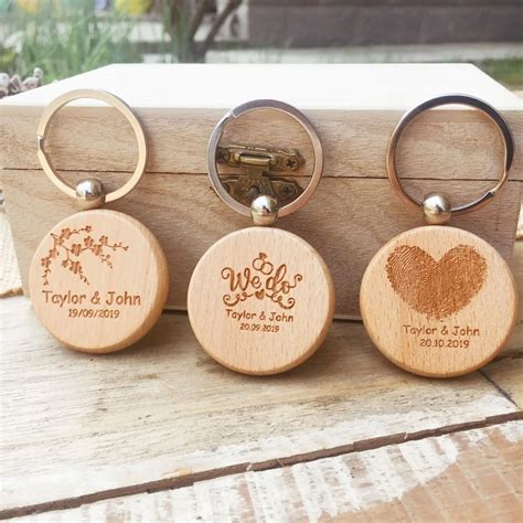 1pc Custom Personalize Engraved Wood Keychain Graduation T