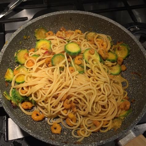 Ricetta Linguine Gamberetti Zucchine E Zafferano La Ricetta Di