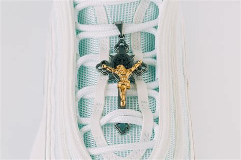 The nike air max 97 mschf x inri jesus shoes originally retailed for $1,425 usd which sold out within a minute on its release date earlier this week. MSCHF x INRI Nike Air Max 97 "Jesus Shoes"