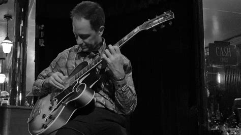 Solo Jazz Guitar Andy Brown Solo At The Green Mill 6823 Youtube