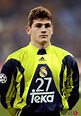 Iker Casillas en 1999 en el partido de Liga de Campeones frente al ...