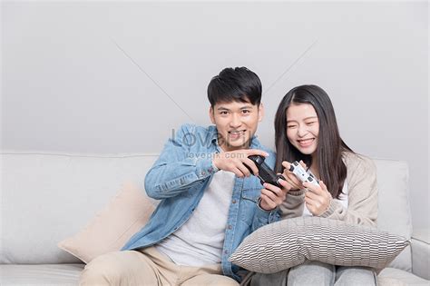 Couples Playing Games Together In The Living Room Picture And Hd Photos