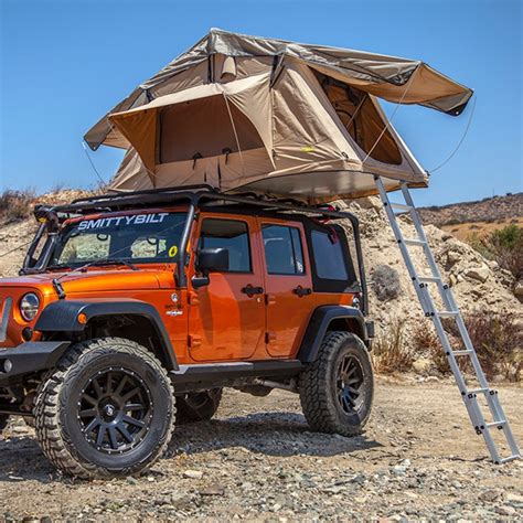 Nous comptons dans notre équipe de grands amateurs de jeep qui possèdent eux même des tentes de toit 