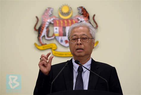 Selangor, kuala lumpur, johor, penang and kelantan will remain under the conditional movement control order until april 28, says datuk seri ismail sabri yaakob. Minister: 266 probe papers on Covid-19 fake news so far ...