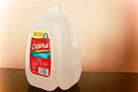 4 quarts are in a gallon. What Drinking a Gallon of Water a Day Really Looks Like