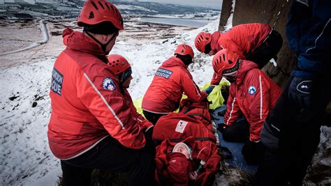 Learn How To Become Part Of A Mountain Rescue Team Os Getoutside