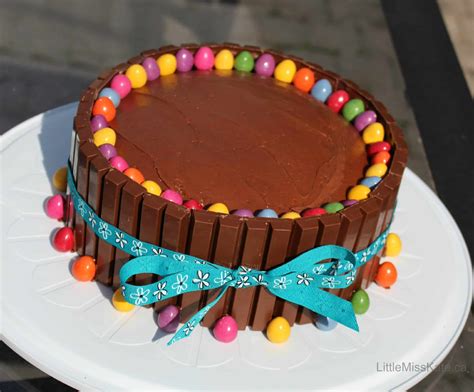 For my sister's wedding anniversary. KitKat Cake Recipe - Easy Birthday Cake Idea!