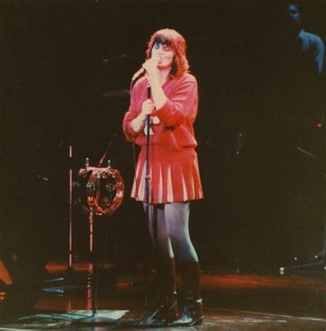 The First Lady Of Rock 25 Sexy Photos Of A Young Linda Ronstadt On