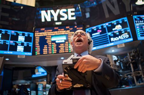 Learn the basics of stock trading with IQ Option
