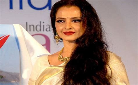 Rekha Birthday Special 5 Timeless Classics Of Evergreen Diva News