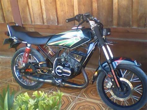 Berisi tentang foto/video modifikasi motor yamaha rx king Modifikasi Rx King HITAM Lampu kotak azik