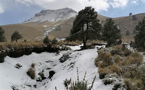 Cae Primera Nevada En La Malinche Y Atrae A Decenas De Paseantes El