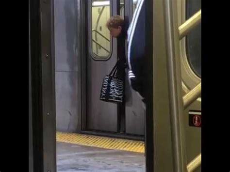 Nyc Woman Head Stuck Between Train Doors Youtube