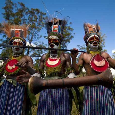 Highland Tribe Papua New Guinea Every Year At Mount Hage Flickr