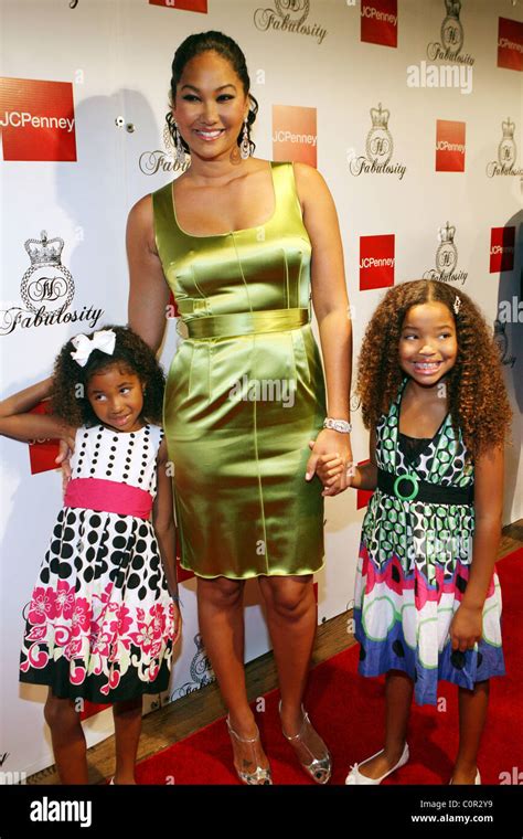 Djimon Hounsou Kimora Lee Simmons And Her Daughters Kimora Lee Simmons Clothing Line