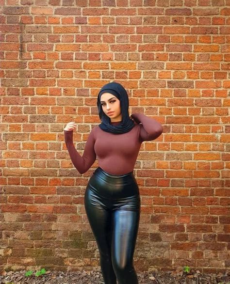 Tight Busty Hijabi In Leather Leggings 😍 R Ladiesinleather
