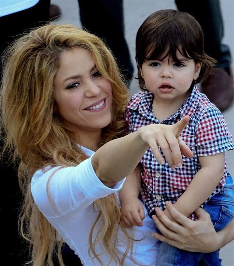 Piqué Moet Aan De Bak Shakira Wil 9 Kinderen Celebrities Showbizz