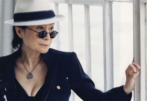 Yoko Ono Y El Árbol De Los Deseos Virtual En La VÍspera De Su 90