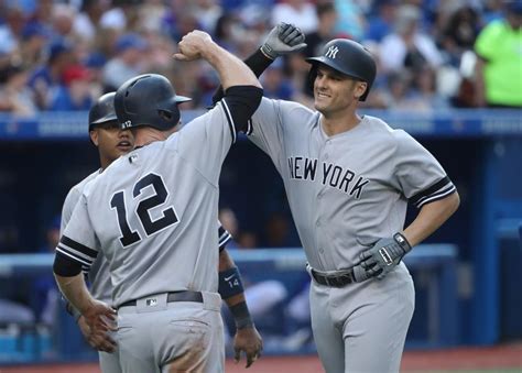 Yankees Clinch Playoff Berth With 5 1 Win Over Blue Jays New York