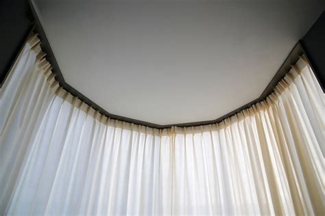 How To Hang Bay Window Curtains Expert Tips House Grail