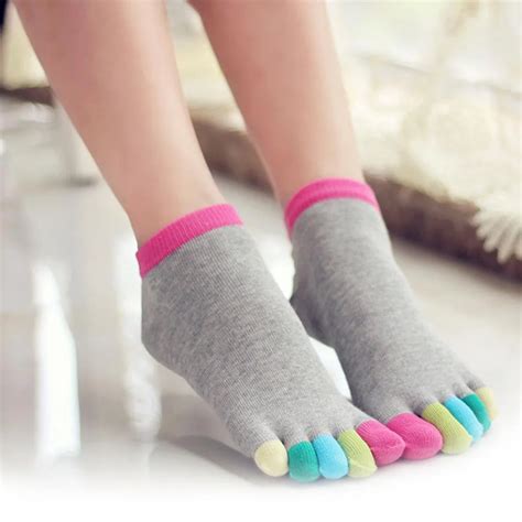 Variety Of Colors Solid Color And Dot Style Short Cotton 5 Toes Socks Funky Socks Five Fingers