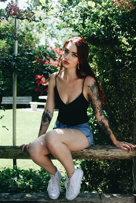 Wallpaper Redhead Legs Women Lips Tattoo 2667x4000