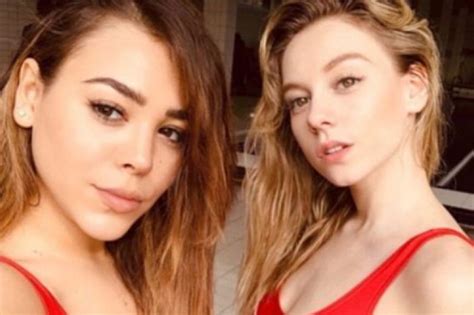 Danna Paola y Ester Expósito prenden TikTok con sexy video Espectáculos