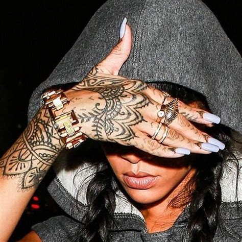 Pin By Sara Mårtensson On Tattoo Rihanna Hand Tattoo Classy Tattoos