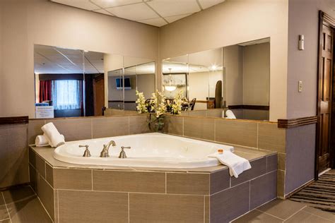 Hotel With Jacuzzi In Room Massachusetts Bestroom One